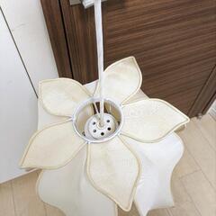 照明　花　デザイナーズ　シャンデリア　ミッドセンチュリー　ビンテージ風　ヴィンテージ風　の画像