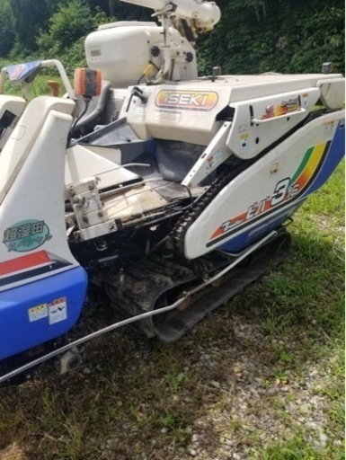 イセキ　コンバイン　3条狩り