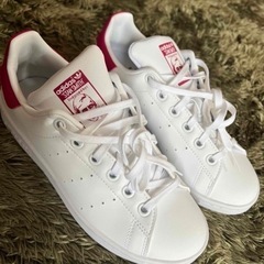 新品未使用 adidas スタンスミス スニーカーの画像