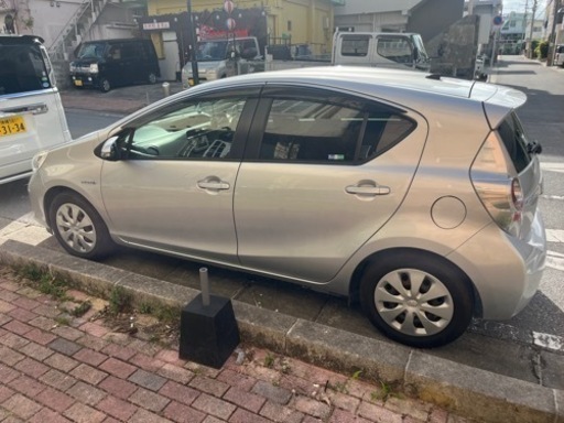 車のパーツ TOYOTA   AQUA silver