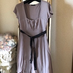 新品❣️ラインの綺麗なワンピースの画像