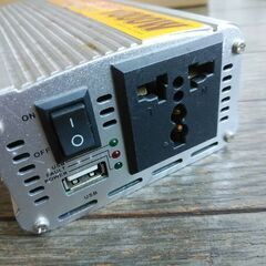 24Vパワーインバーター 24V車専用 DC/AC インバーター最大出力1000W・USB最大出力2.4Aトラックや重機に