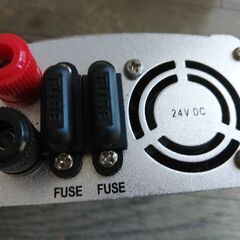 24Vパワーインバーター 24V車専用 DC/AC インバーター最大出力1000W・USB最大出力2.4Aトラックや重機に