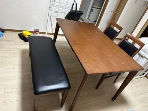 ダイニングテーブル