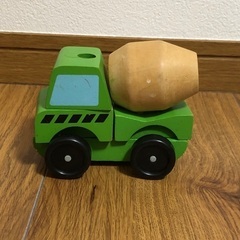 木製　車のおもちゃ3点の画像