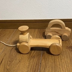 木製　車のおもちゃ3点の画像