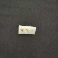 金のピアス片耳ずつの3点の画像