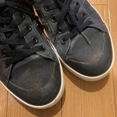 adidas レディース　運動靴の画像