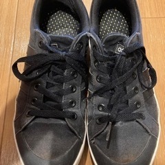 adidas レディース　運動靴の画像