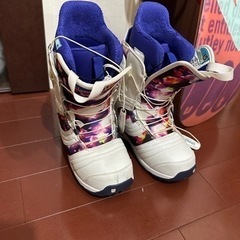 スノーボードセット(板、ブーツ、ビンディング)の画像