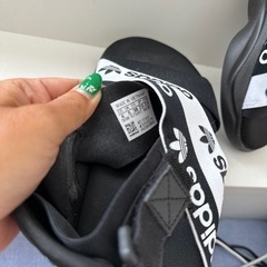 美品 adidas Magmur Sandals サンダル ブラックの画像