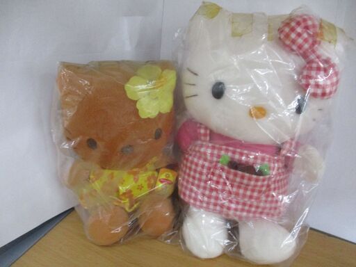338   ハローキティ　　ぬいぐるみ　　2体セット