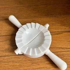 餃子作りの画像