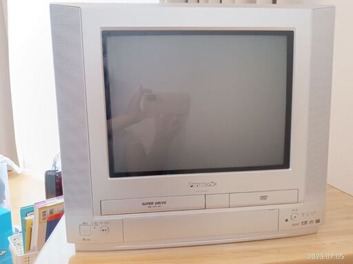 DVD一体型テレビデオ＆沖縄三線とDWEのVHS付き