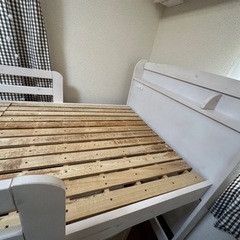 【お取引終了】ハイタイプ ベッド  ホワイト色 ウッド素材  の画像