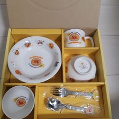 アンパンマン　陶磁器こども食器セット