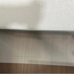 小物置き ガラステーブルの画像