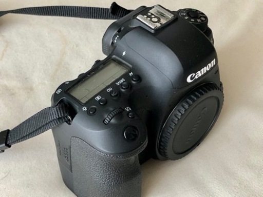 キヤノン CANON デジタル一眼レフカメラ　6D mk2 ボディーのみ