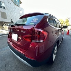 BMW X1  sDrive18i ⭐︎珍しい色バーミリオン・レッド⭐︎サンルーフ& シートヒーター付きの画像