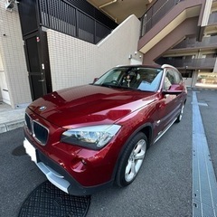 BMW X1  sDrive18i ⭐︎珍しい色バーミリオン・レッド⭐︎サンルーフ& シートヒーター付きの画像