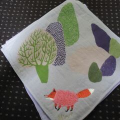 今治タオルハンカチ　各1枚　＜MiW style＞ 挿絵画家moritaMiW ×タオルメーカー楠橋紋織コラボブランド第2弾！ MiWさんのちょっと不思議であったかな絵がタオルやハンカチに映しだされます。 の画像