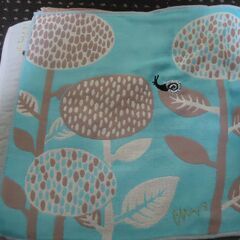 今治タオルハンカチ　各1枚　＜MiW style＞ 挿絵画家moritaMiW ×タオルメーカー楠橋紋織コラボブランド第2弾！ MiWさんのちょっと不思議であったかな絵がタオルやハンカチに映しだされます。 の画像