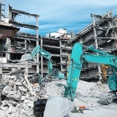 解体工事！重機オペ、鍛治工を目指したい方大募集！月収35万から40万円！の画像