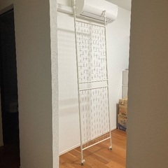 突っ張り  パーテーション ワイヤーネットの画像