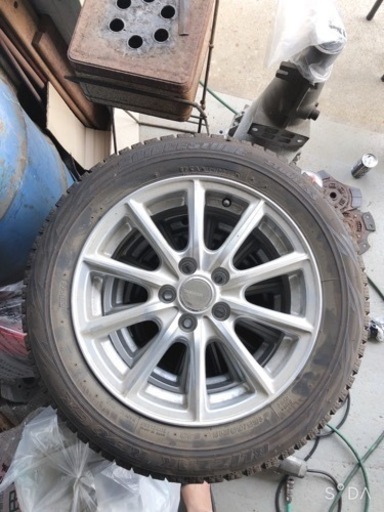 シエンタ　DBA-NCP175G  純正アルミスタッドレス　ナット付き