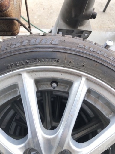 シエンタ　DBA-NCP175G  純正アルミスタッドレス　ナット付き