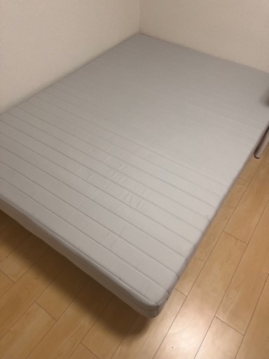 ※8月初旬処分予定！足つきマットレス　ダブル