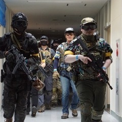家でFPSやるてるんだったら外でサバゲーやりなさい！！