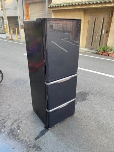?‍♀️☘️大阪市内配達設置無料?‍♀️シャープ冷蔵庫自動製氷機　３５０L?保証有り