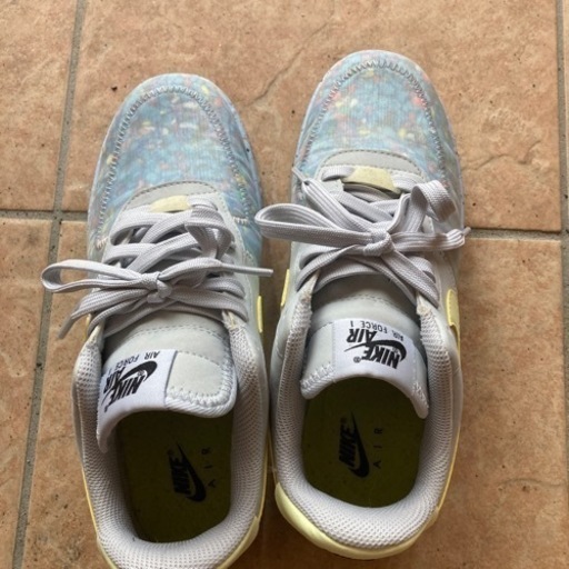 NIKE スニーカー　24.5センチ