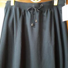 ・⭕(82)タグ付き新品未使用　LLサイズ　黒色　スカートの画像