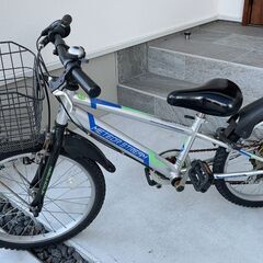 子供用 自転車 シマノ６段変速 ２０インチ　シルバー 【中古】 ...