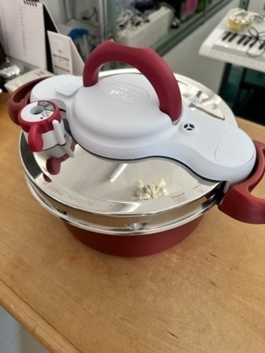 未使用品　ティファール 圧力鍋 4.2L 2~4人用 IH ガス火対応