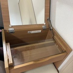 ドレッサー・スツール２点セットの画像