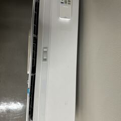 "中古エアコン  東芝 RAS-G221RBK（W）シリーズ名：2020年 大清快 G-RBKシリーズ 色：（W）ホワイト 仕様2	電源：AC100V・15A 配管径（液側/ガス側）：φ6.35/9.52mm（2分3分） 仕様3	フィルター自動お掃除機能：有（ダストボックス方式） スマホ連携機能：有（アダプタ不要）   2020年式 取付工費は別途見積りにて可能[SA-068]"の画像