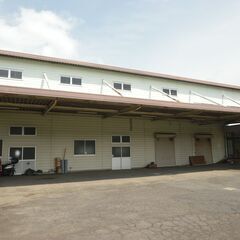 貸倉庫（専有面積565.2㎡／170.97坪）。鉄骨造、鋼板葺2...