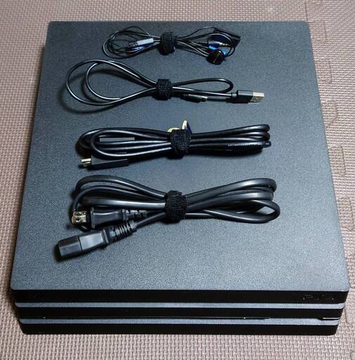 PS4 Pro 1TB ジェットブラック