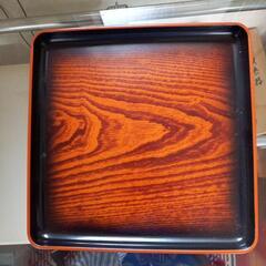 正方形のお盆の画像