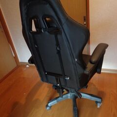 ゲーミングチェアの画像