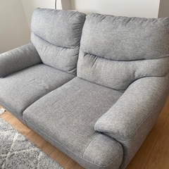 【7/23まで出品】ニトリ2人用布張りソファキャッツ3の画像