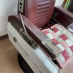 美容室で使っていたレトロ椅子差し上げますの画像