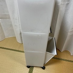 棚として使ってました　ゴミ箱　物置収納　オムツ入れの画像