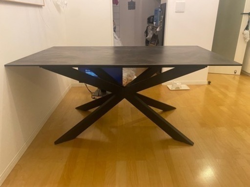 輸入家具　セラミックダイニングテーブル