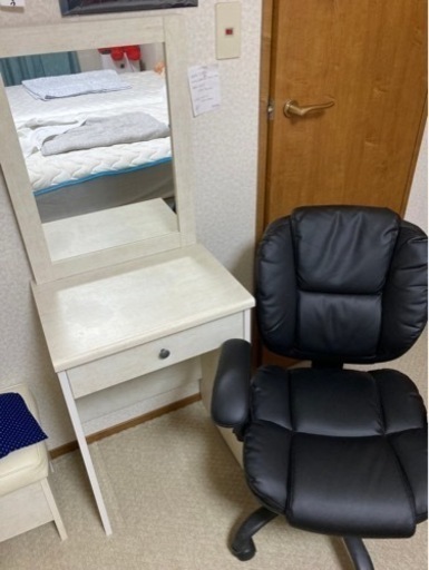 ニトリ　ドレッサーに椅子　値下げ