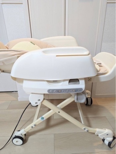 コンビ　ハイローチェア　電動