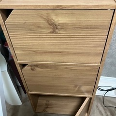 扉付きカラーボックス　もらってくださいの画像